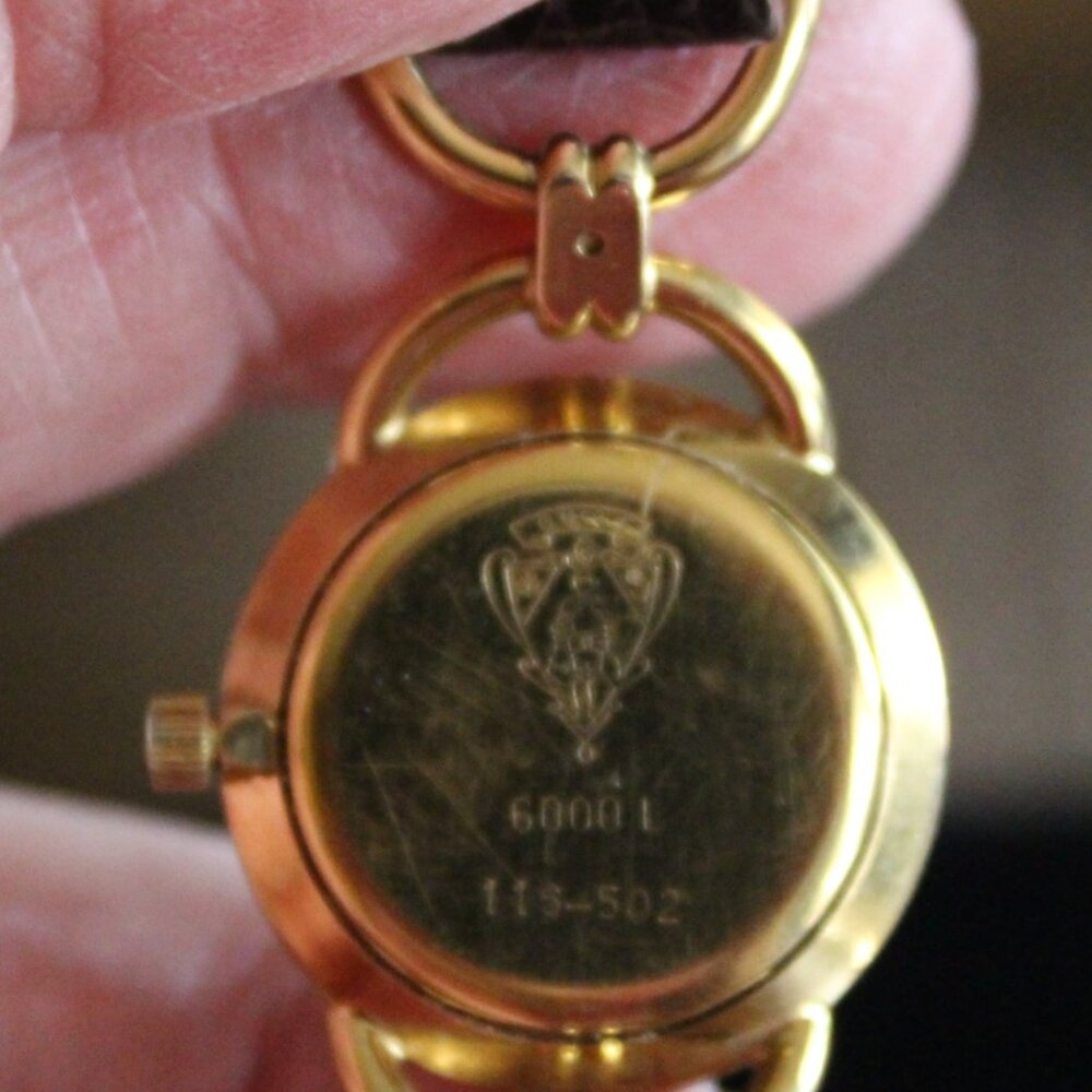 Women's Gucci Watch 6000L In great Shape - Picture 11 of 16
